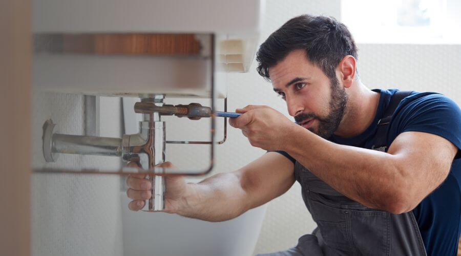 Expert burst pipe repair services in Utica, MS
